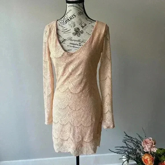 Forever 21 Blush Pink Lace Long Sleeve Bodycon Dress - Women's Size L - Picture 1 of 3